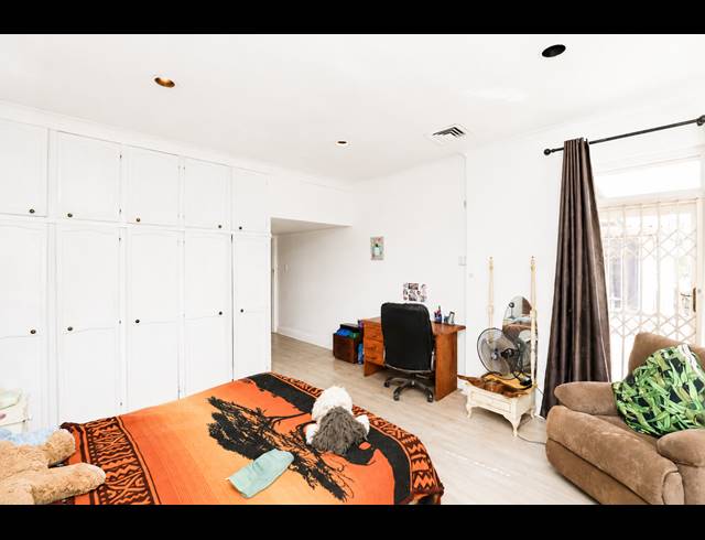 5 BEDROOM HOUSE FOR SALE IN GLENWOOD